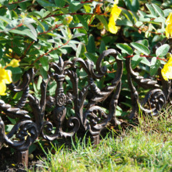 Bordurette de jardin élégante en fonte - 29,5 x 31,3 cm - Cuivré