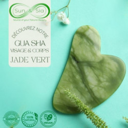 Guasha en pierre de jade pour le soin du visage avec housse - Vert - L 8 cm