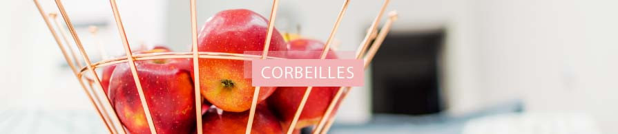 Boîtes, corbeilles et paniers : lunch box isothermes, beurriers originaux, corbeilles à fruits, boîtes à pains et bien d’autres